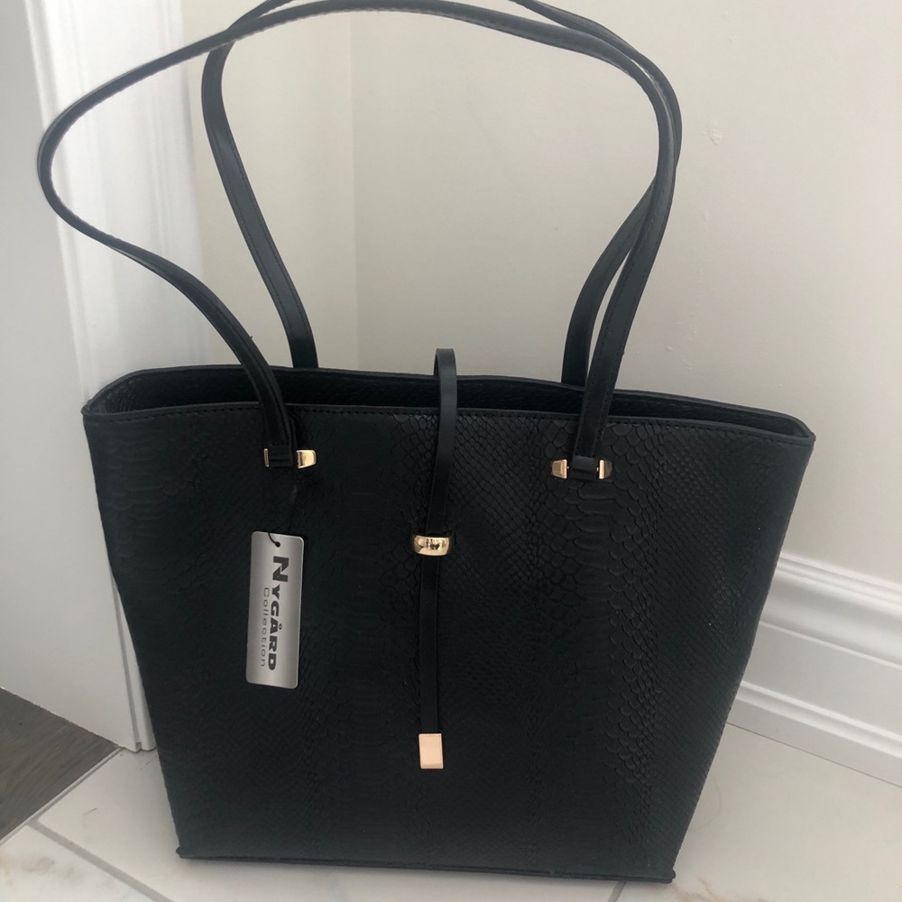 black ladies purse nwt